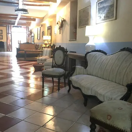 Hotel Unike Hospederia El Pilar 2*